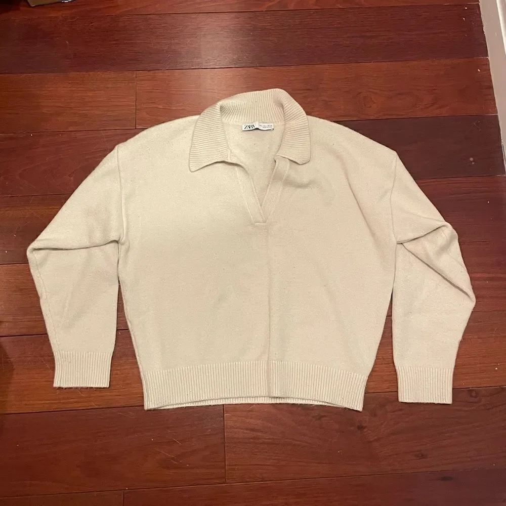 Ivory Zara sweater with collar